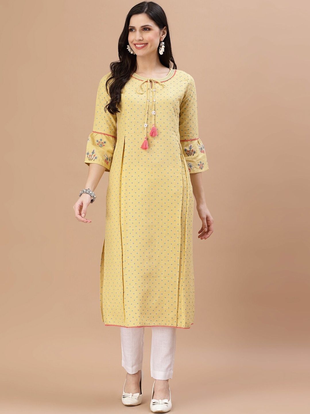 

Smiro Women Yellow & Pink Geometric Thread Work Kurta