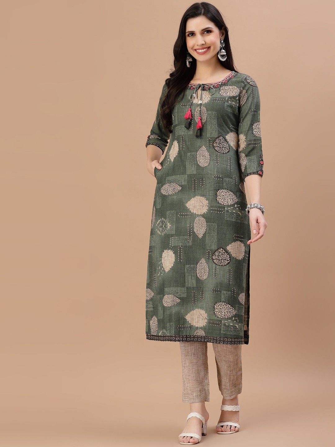 

Smiro Women Green Floral Printed Kurta