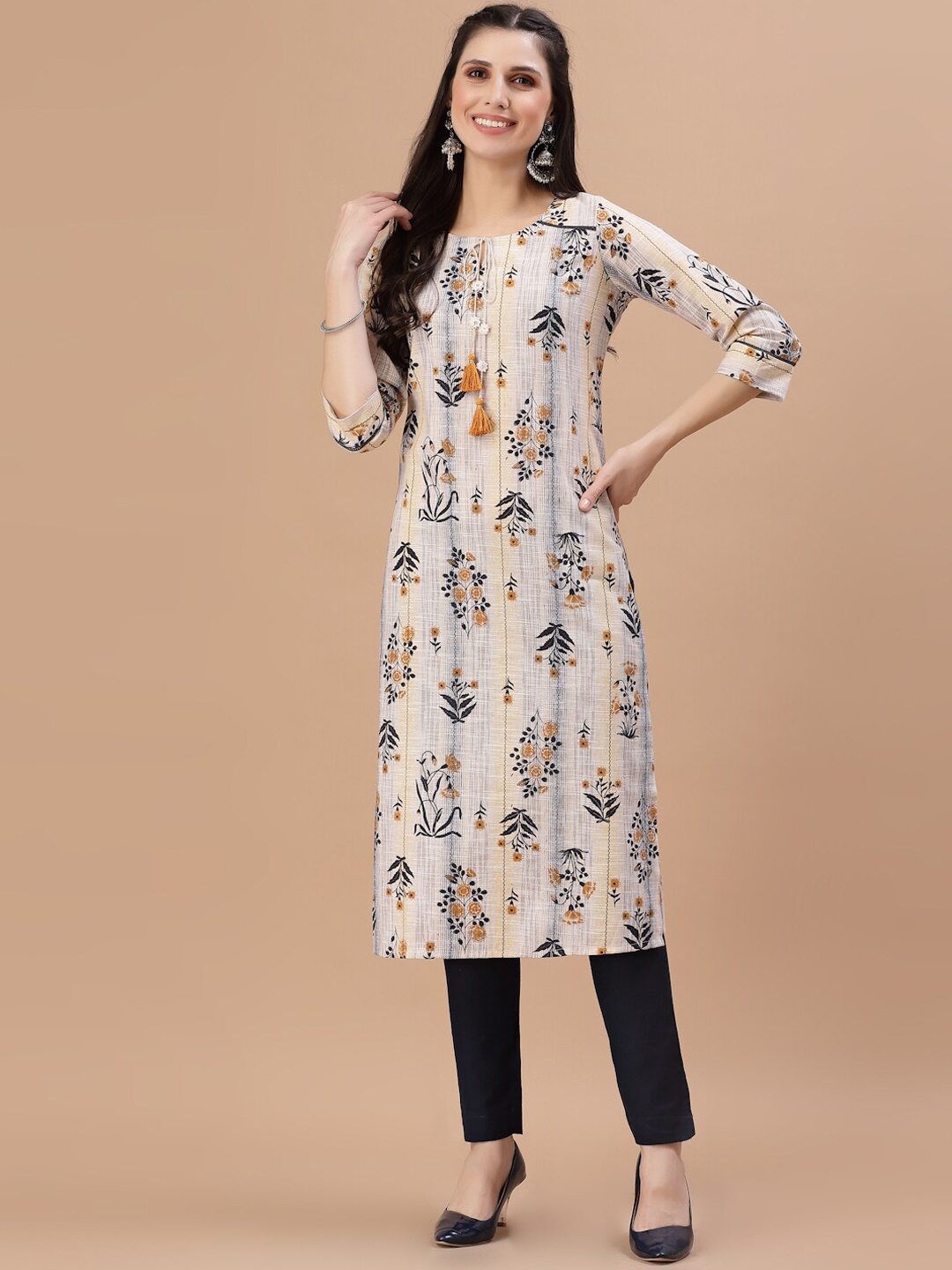 

Smiro Women Blue & Off White Floral Printed Kurta