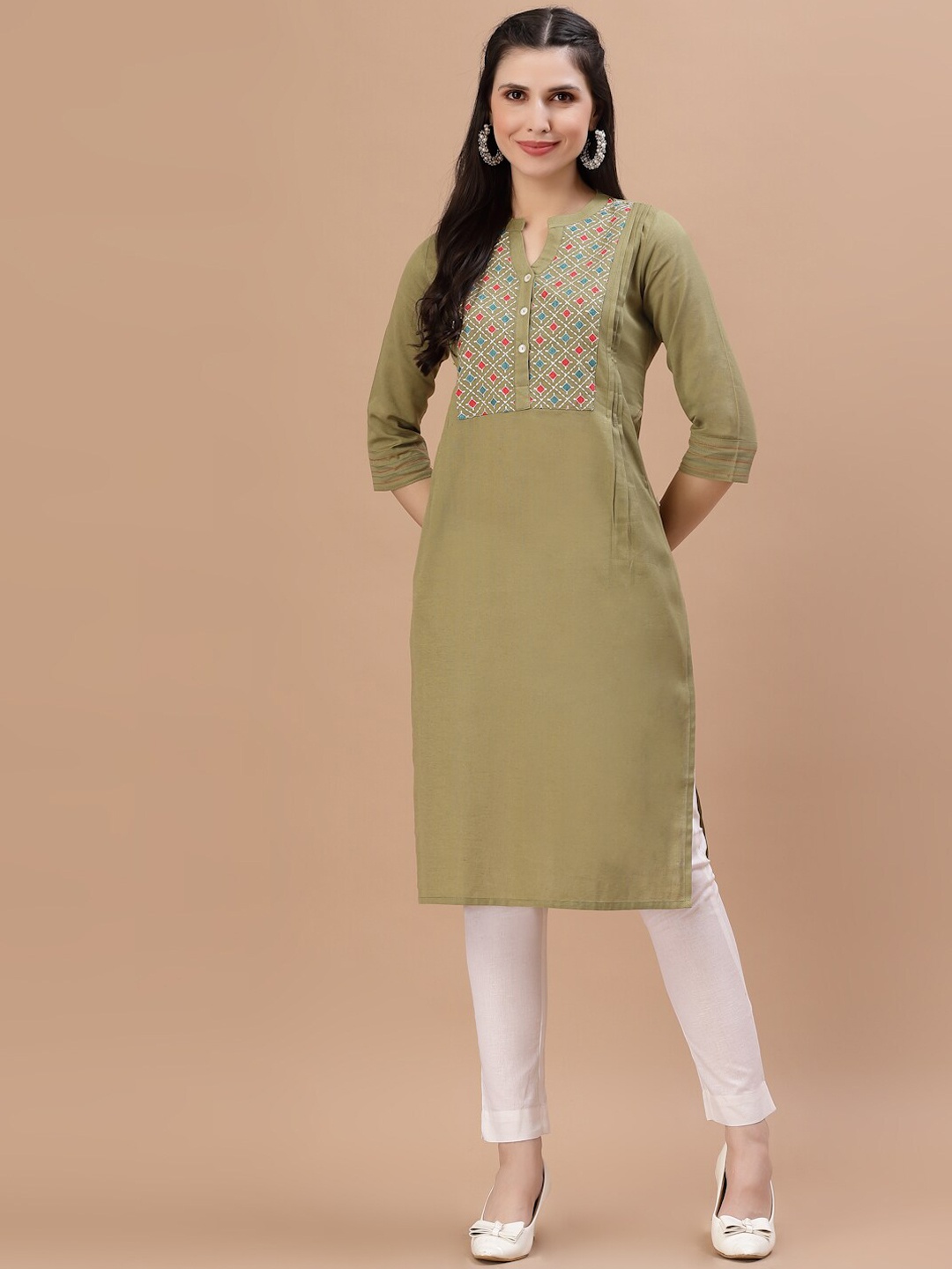 

Smiro Women Olive Green Embroidered Thread Work Kurta