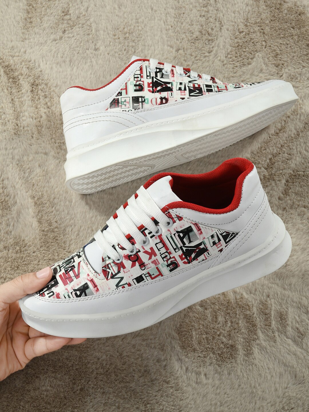 

Mactree Men White Printed PU Sneakers