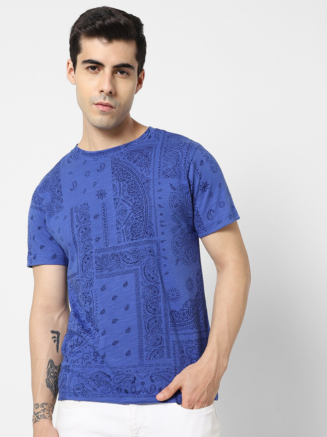 

VASTRADO Men Blue Printed T-shirt