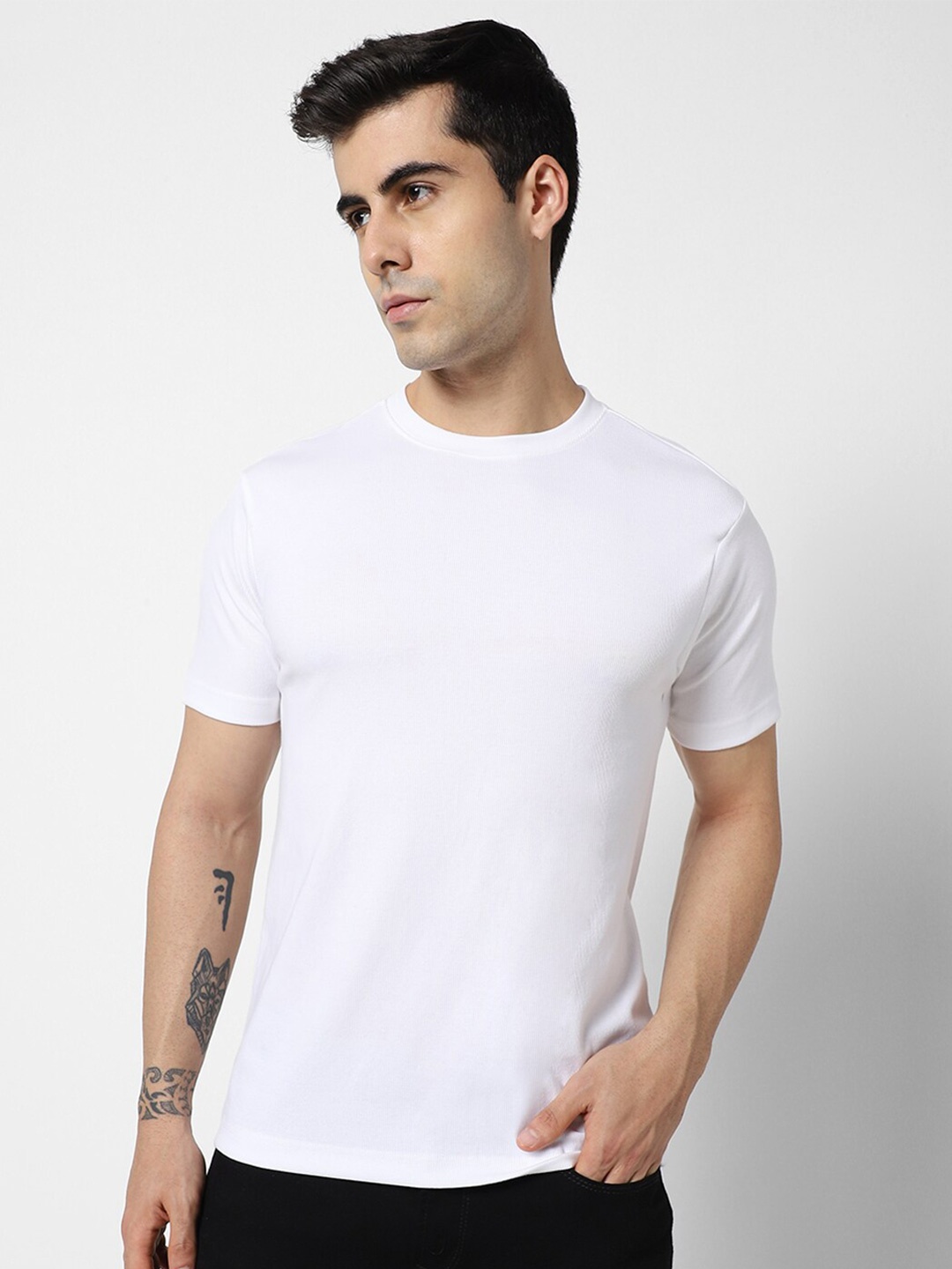 

VASTRADO Men White Solid T-shirt