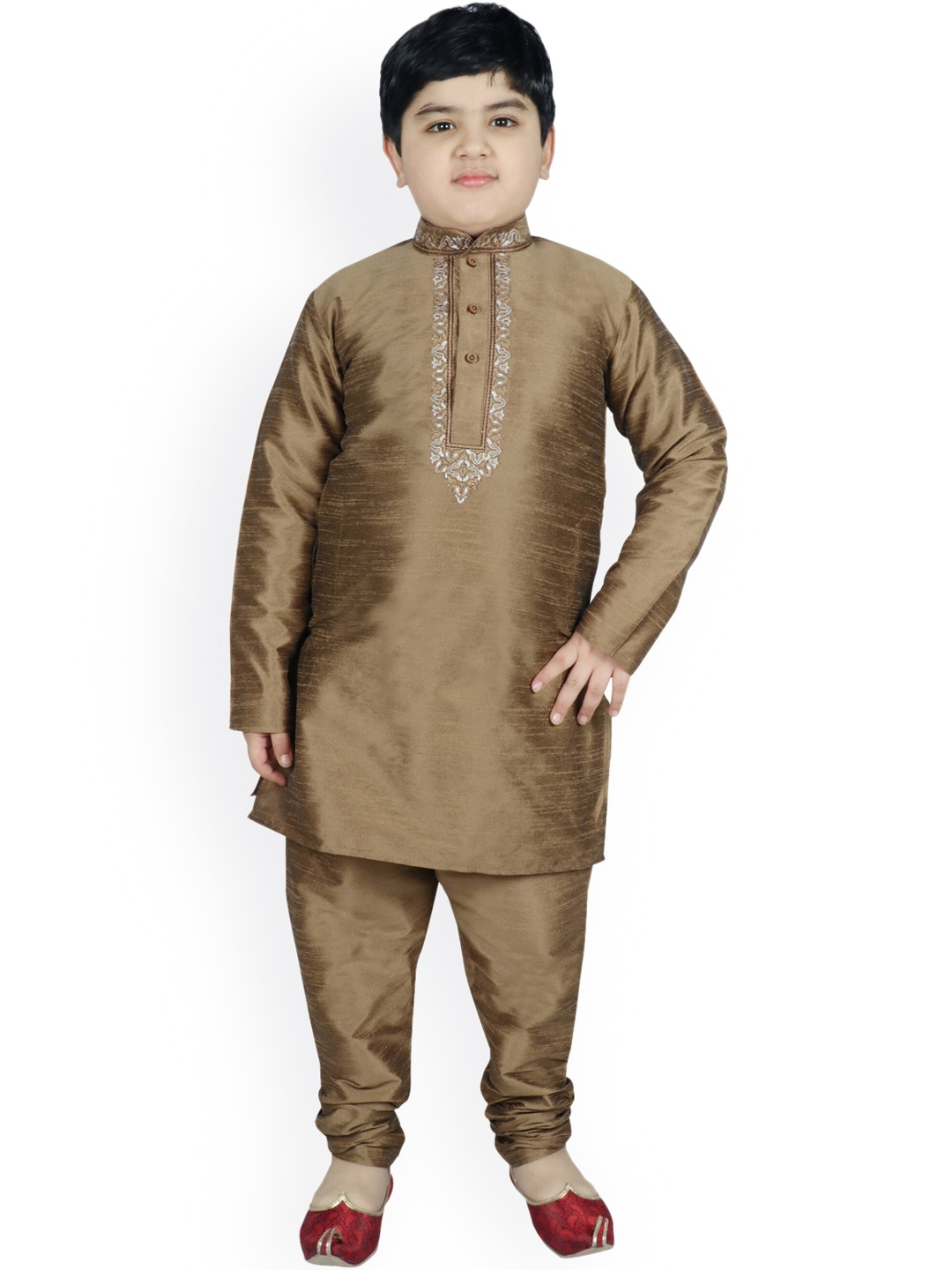 

SG YUVRAJ Boys Khaki Yoke Design Raw Silk Kurta with Pyjamas