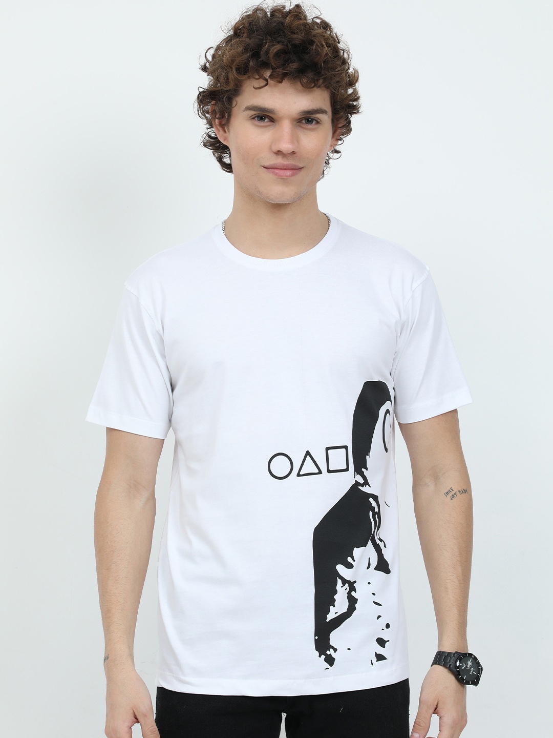 

COOFT Men White & Black Printed Pure Cotton T-shirt