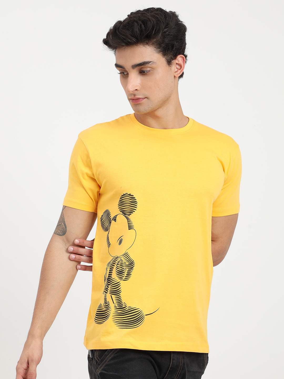 

COOFT Men Yellow Mickey Mouse Printed Pure Cotton T-shirt