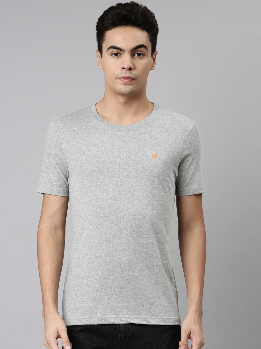 

DIXCY SCOTT Men Grey Solid Cotton T-shirt