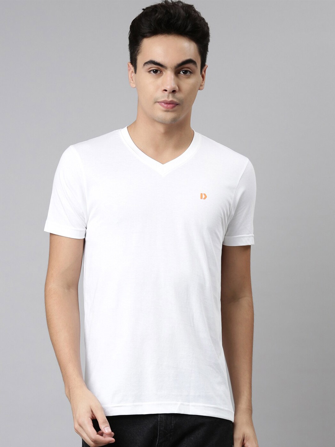 

DIXCY SCOTT Solid V-Neck Regular Fit Short Sleeves Cotton T-Shirt, White