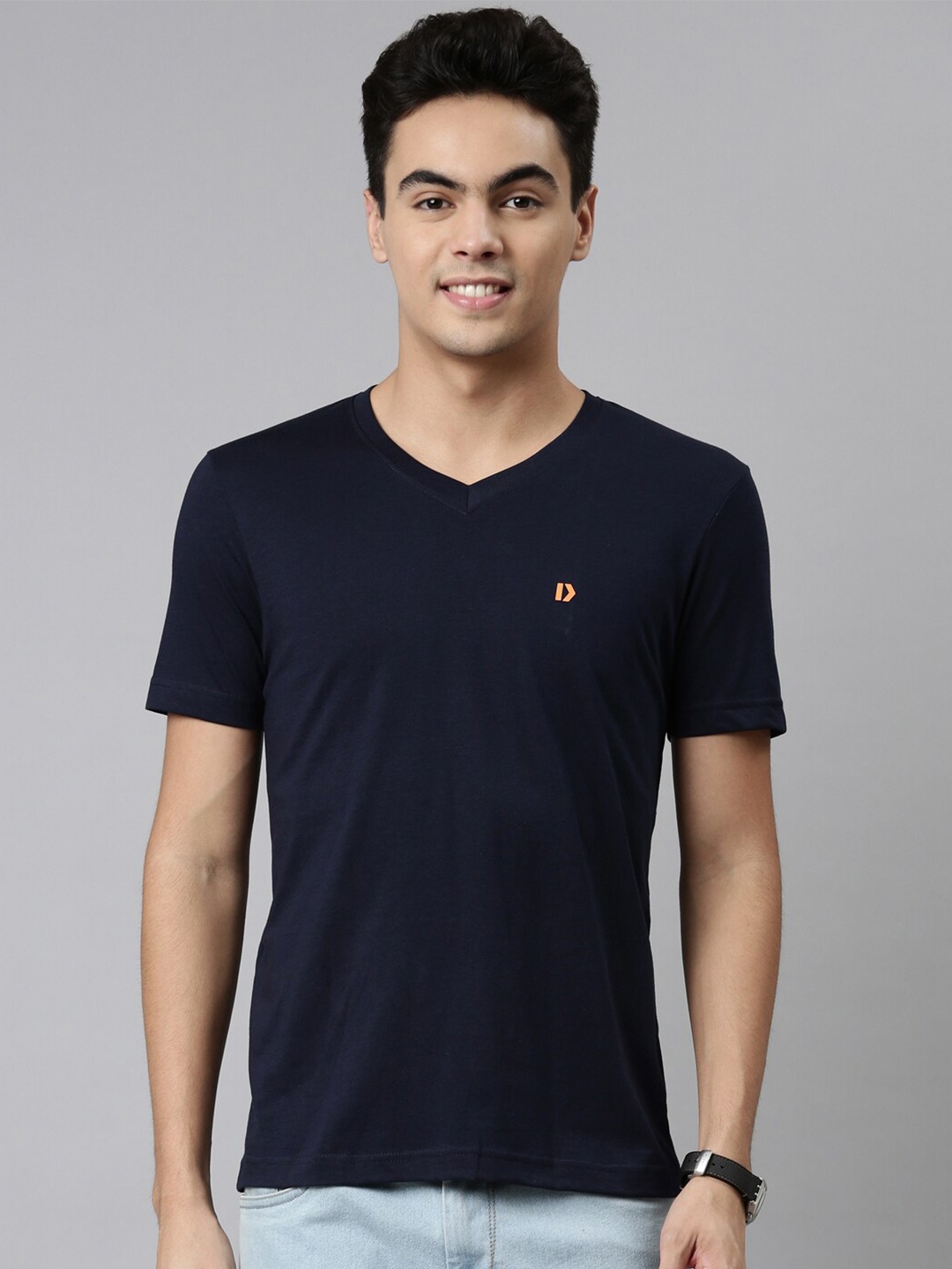 

DIXCY SCOTT Solid V-Neck Regular Fit Short Sleeves Cotton T-Shirt, Navy blue