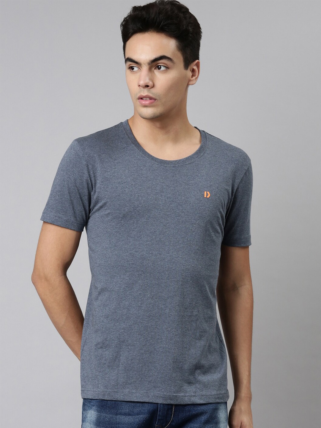 

DIXCY SCOTT Men Blue Solid Raw Edge T-shirt