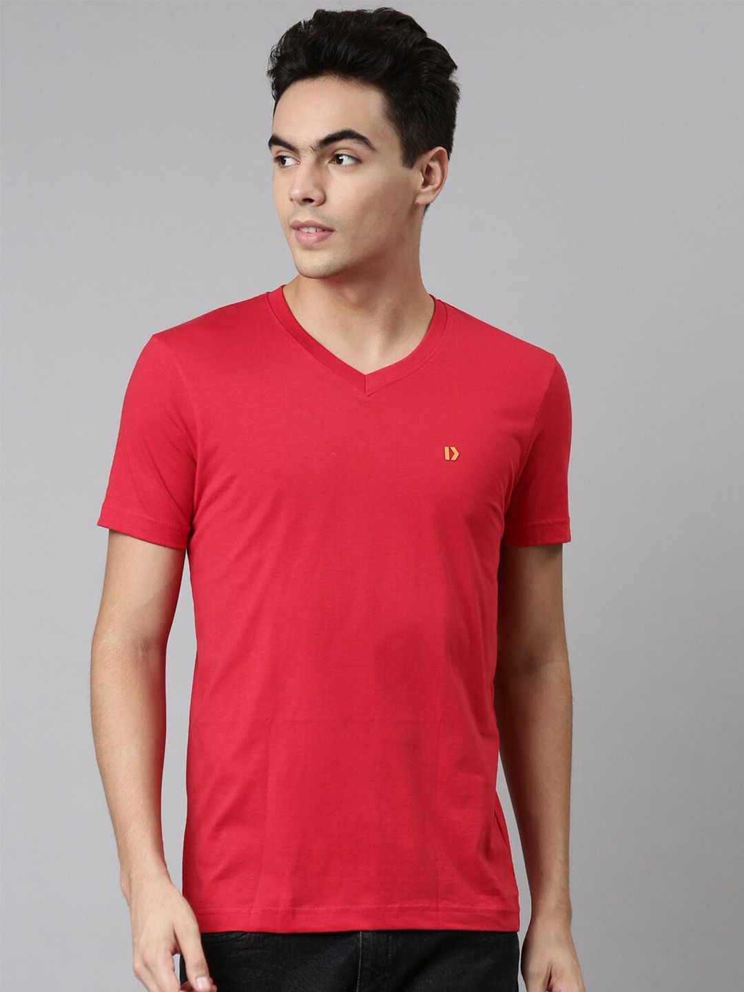 

DIXCY SCOTT Solid V-Neck Short Sleeves Regular Fit Cotton T-Shirt, Red