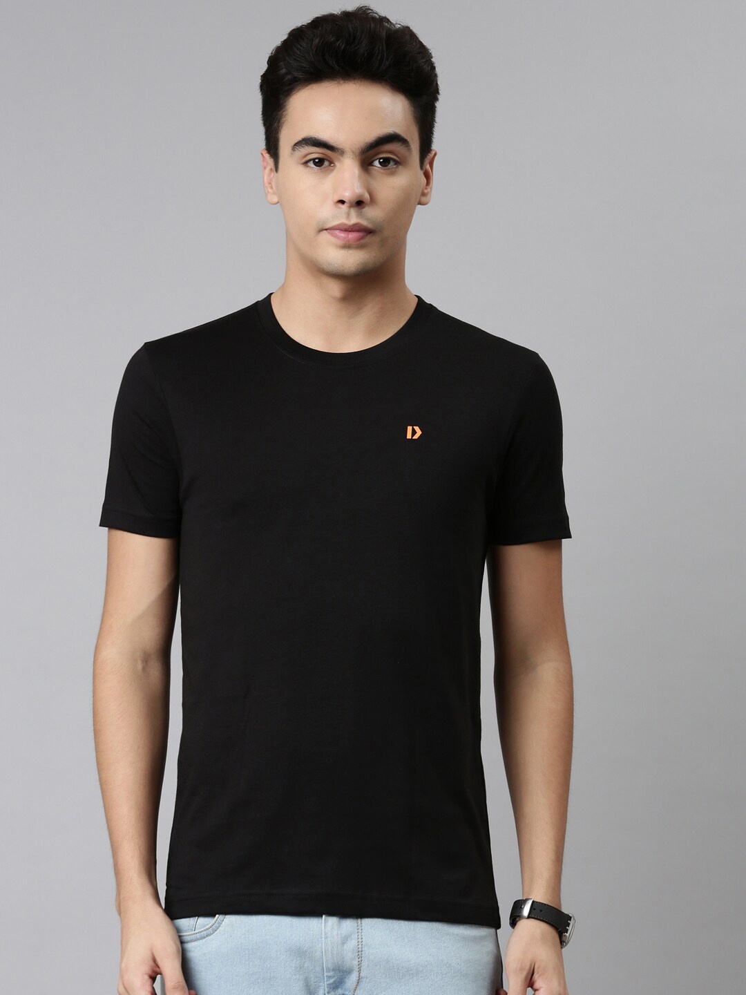 

DIXCY SCOTT Men Black Solid Slim Fit Cotton T-shirt