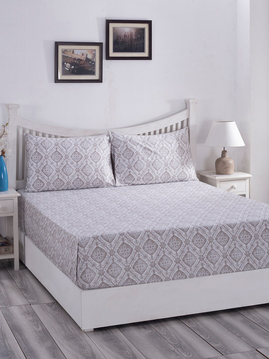 

MASPAR Grey & White Ethnic Motifs 210 TC Queen Bedsheet with 2 Pillow Covers