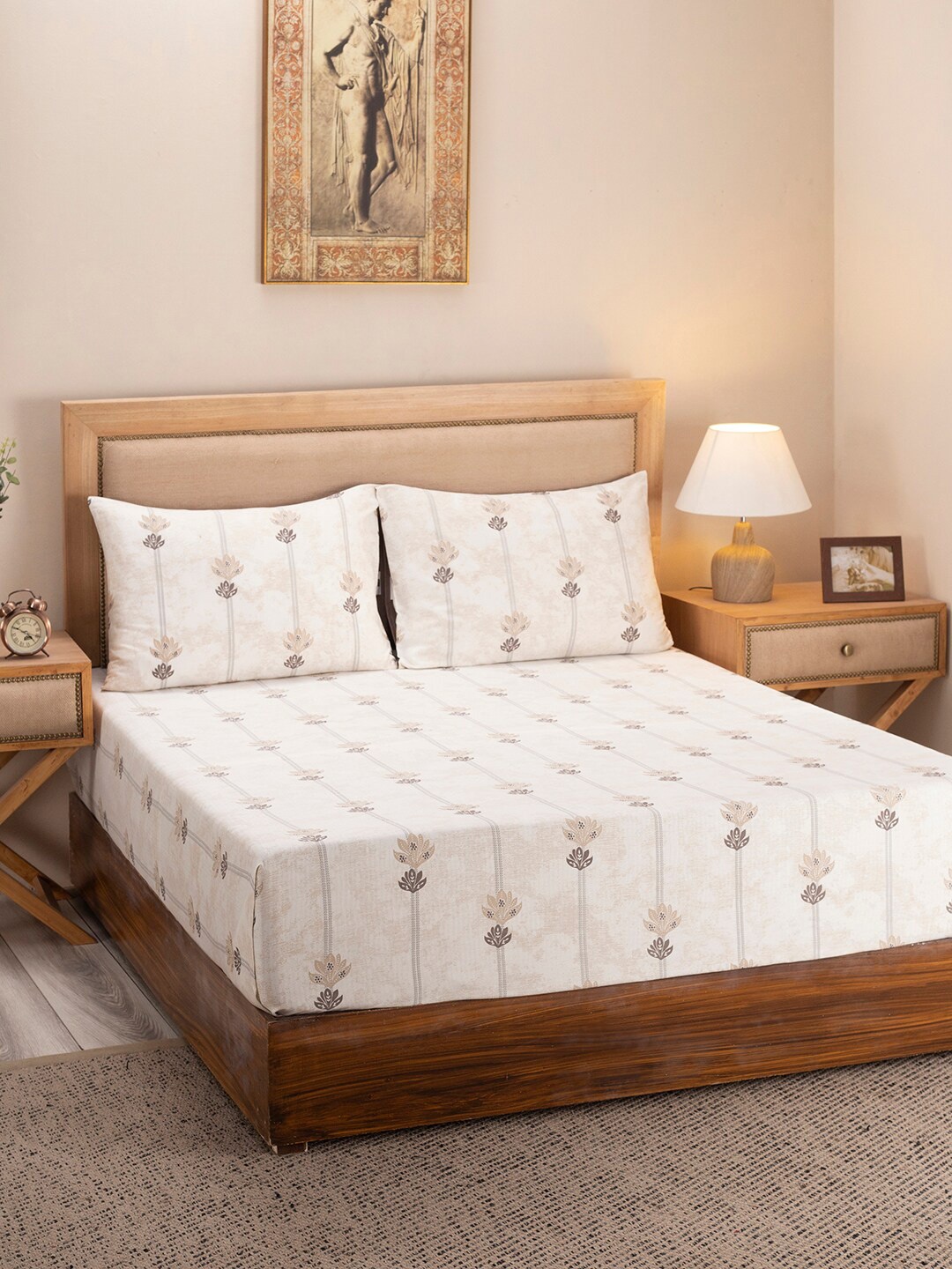 

MASPAR Beige Floral 300 TC King Bedsheet with 2 Pillow Covers