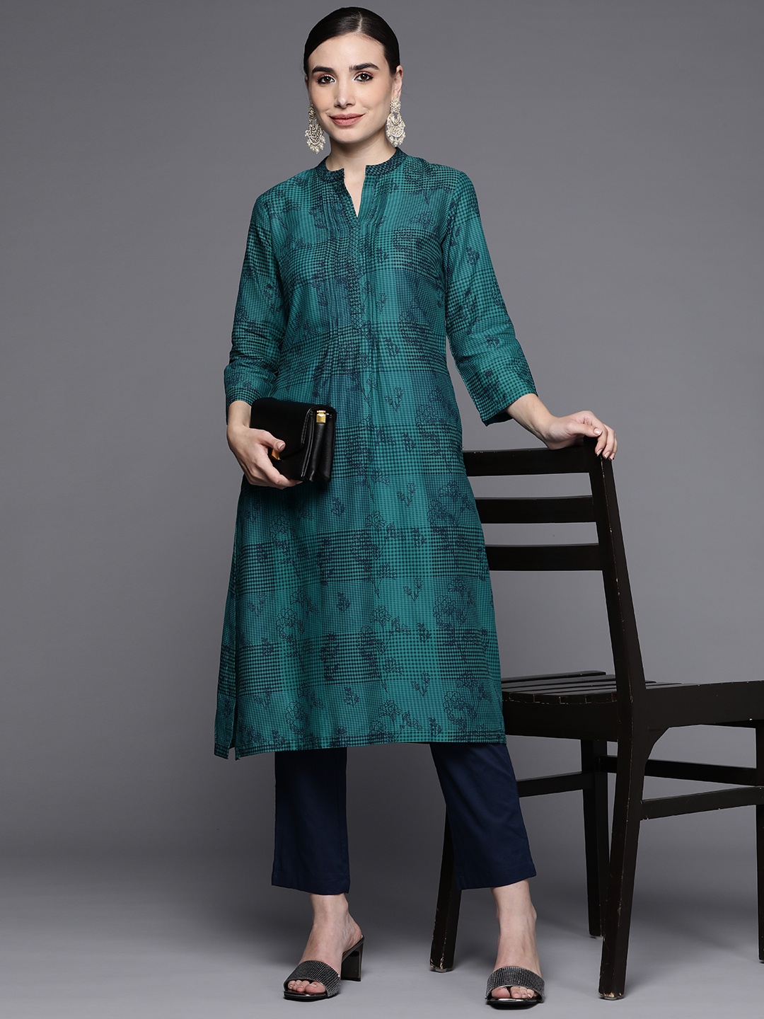 

Biba Women Teal Blue & Navy Blue Pure Cotton Ethnic Motifs Printed Kurta with Trousers