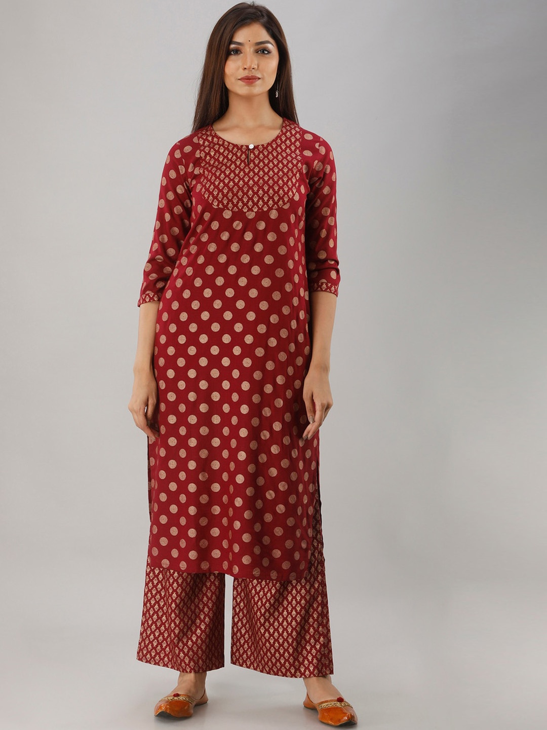

MAUKA Women Maroon Ethnic Motifs Printed Kurta with Palazzos