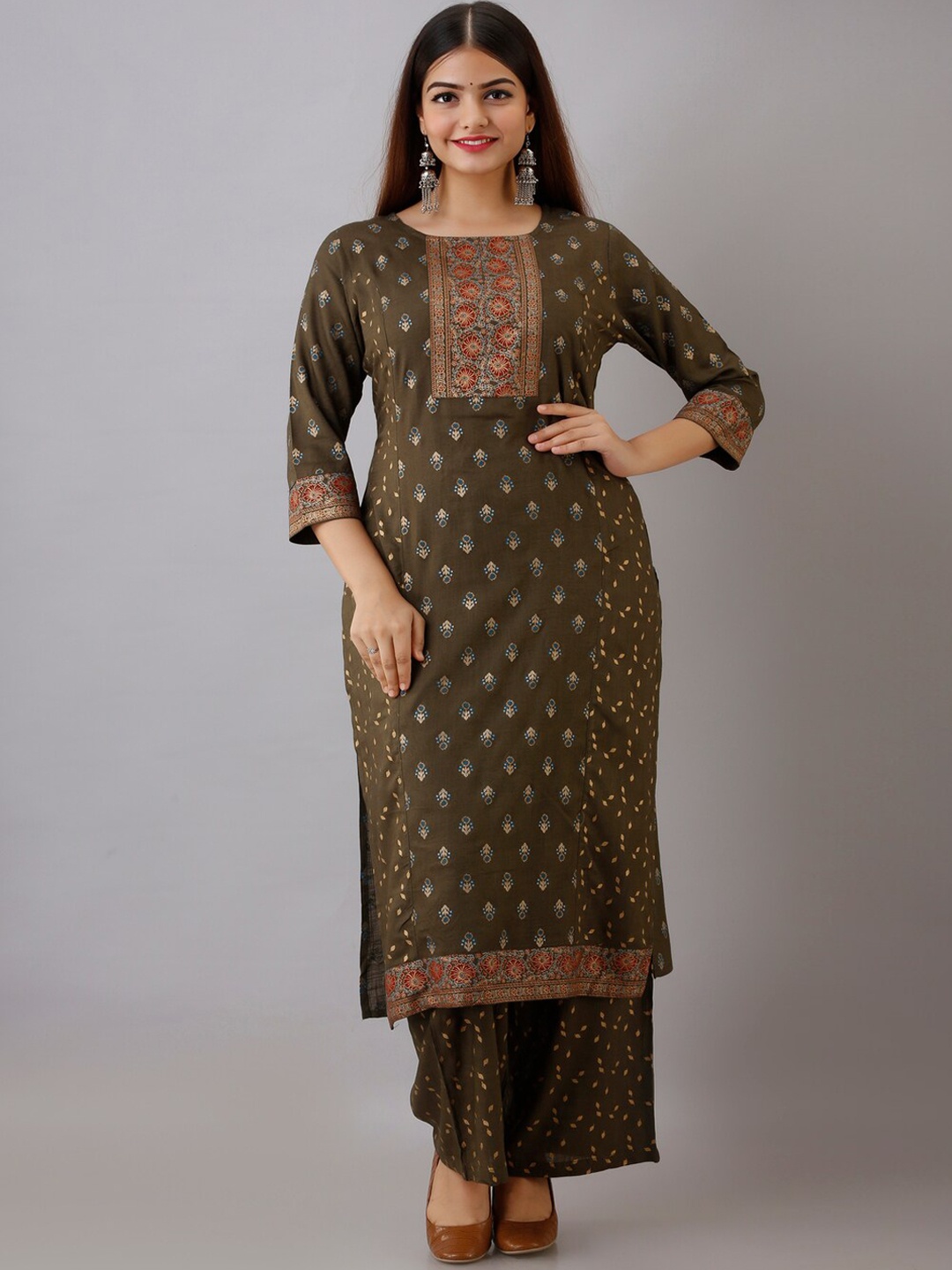 

MAUKA Women Green Ethnic Motifs Printed Kurta with Palazzos