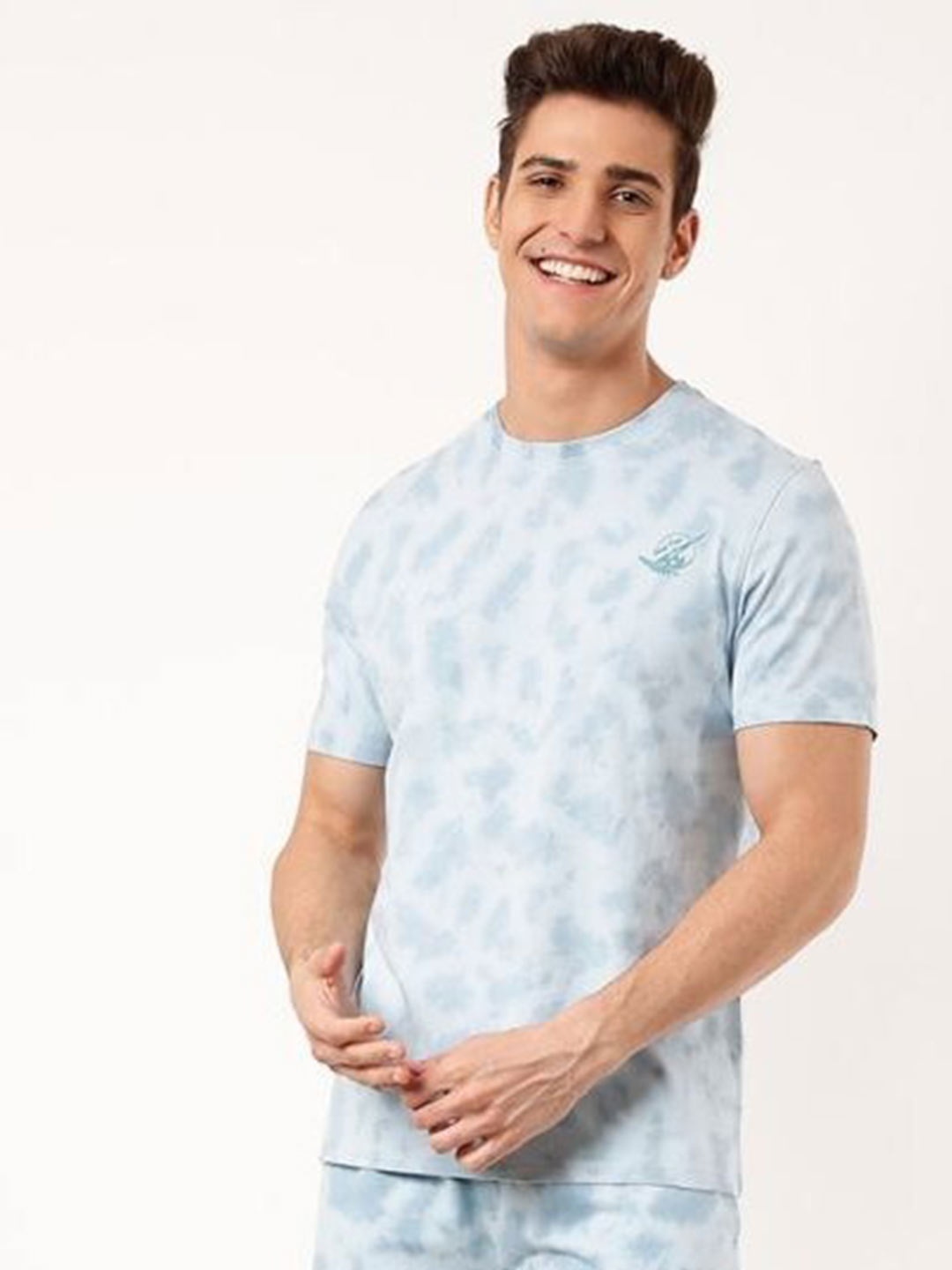 

Marks & Spencer Men Blue & White Tie and Dye Pure Cotton T-shirt