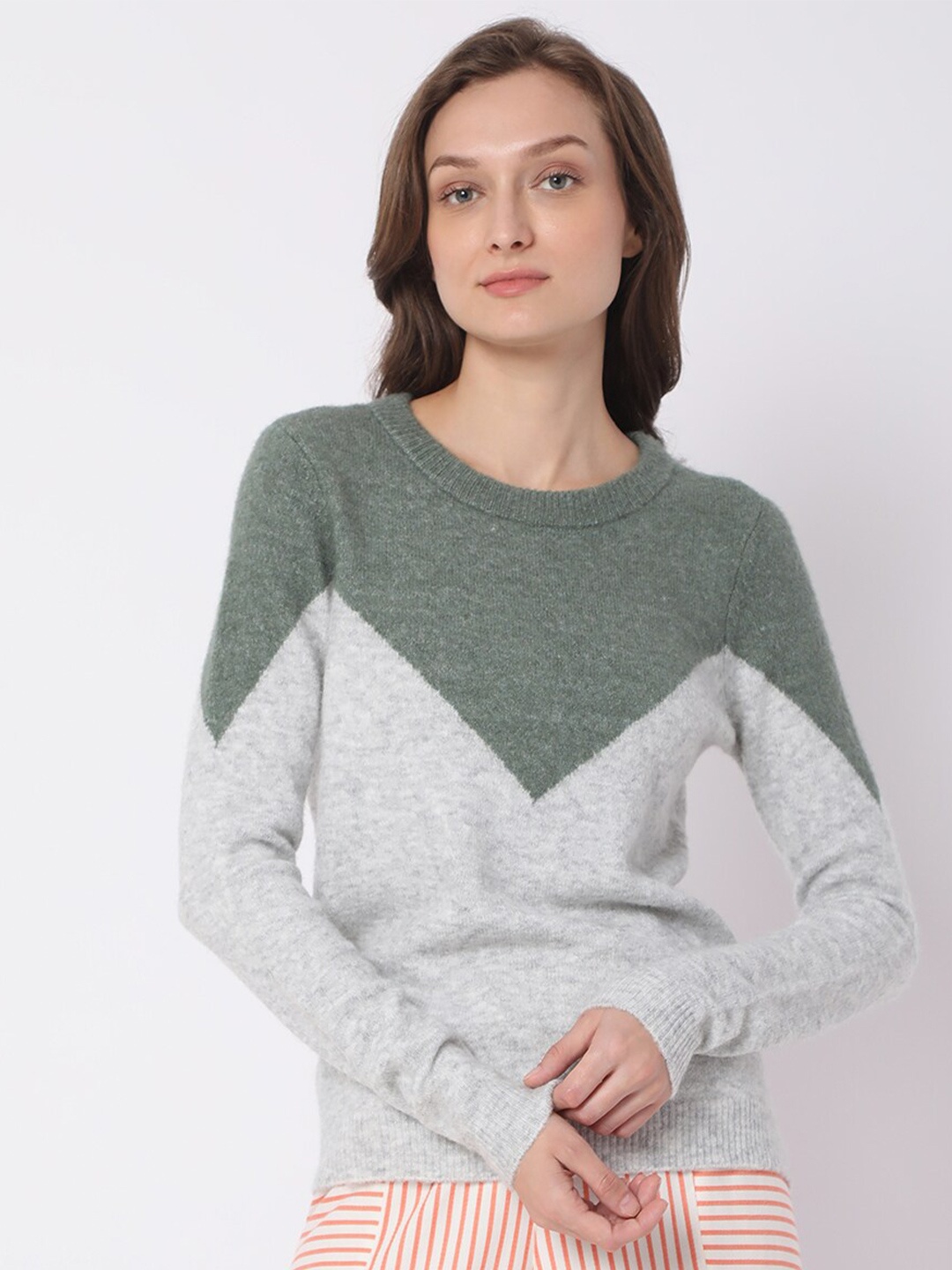 

Vero Moda Women Grey & Green Colourblocked Pullover