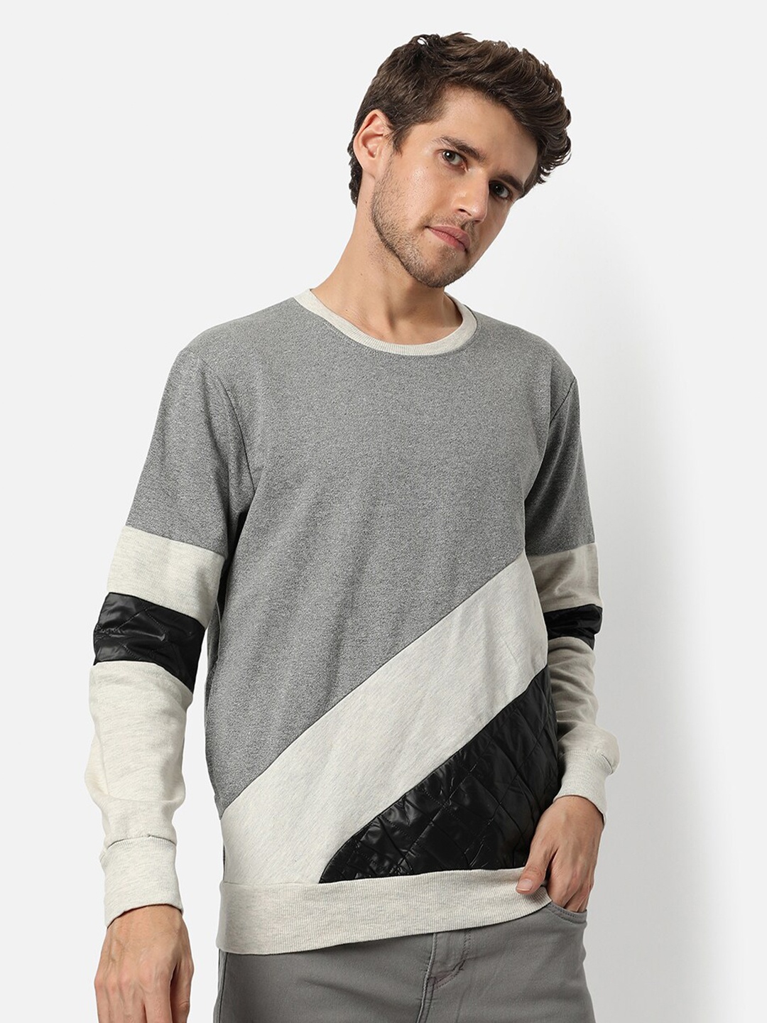 

Campus Sutra Men Grey Colourblocked Sweatshirt