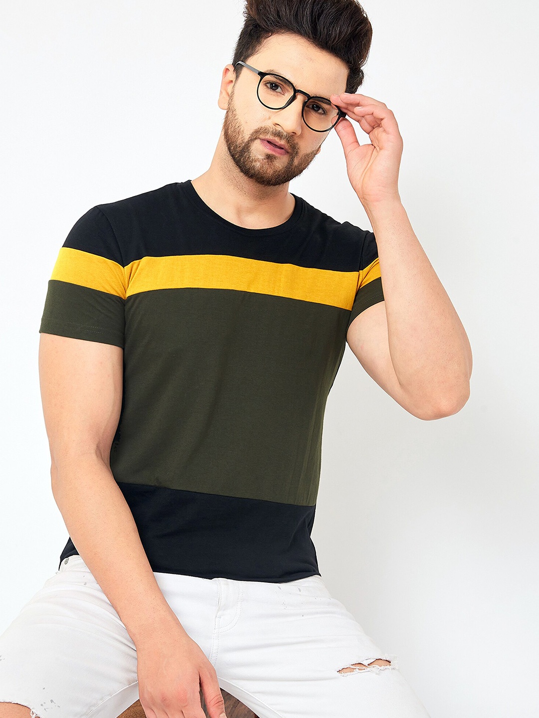 

AUSK Men Green & Mustard Yellow Colourblocked T-shirt