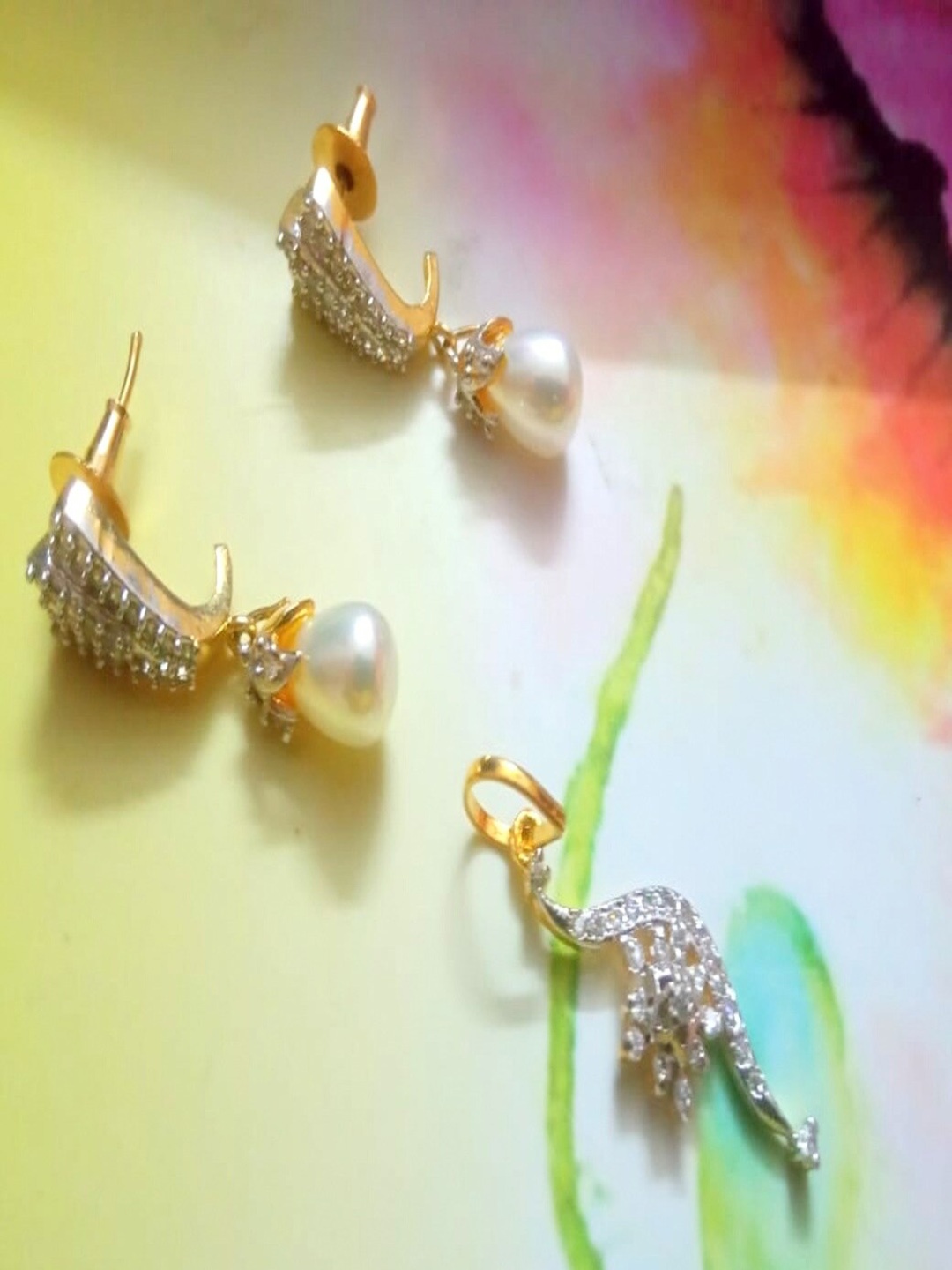 

Runjhun Women Gold-Plated CZ Stone-Studded Pendant & Earrings