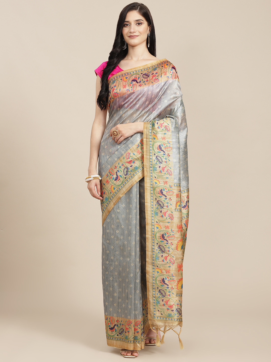 

VISHNU WEAVES Grey & Beige Ethnic Motifs Tussar Silk Saree