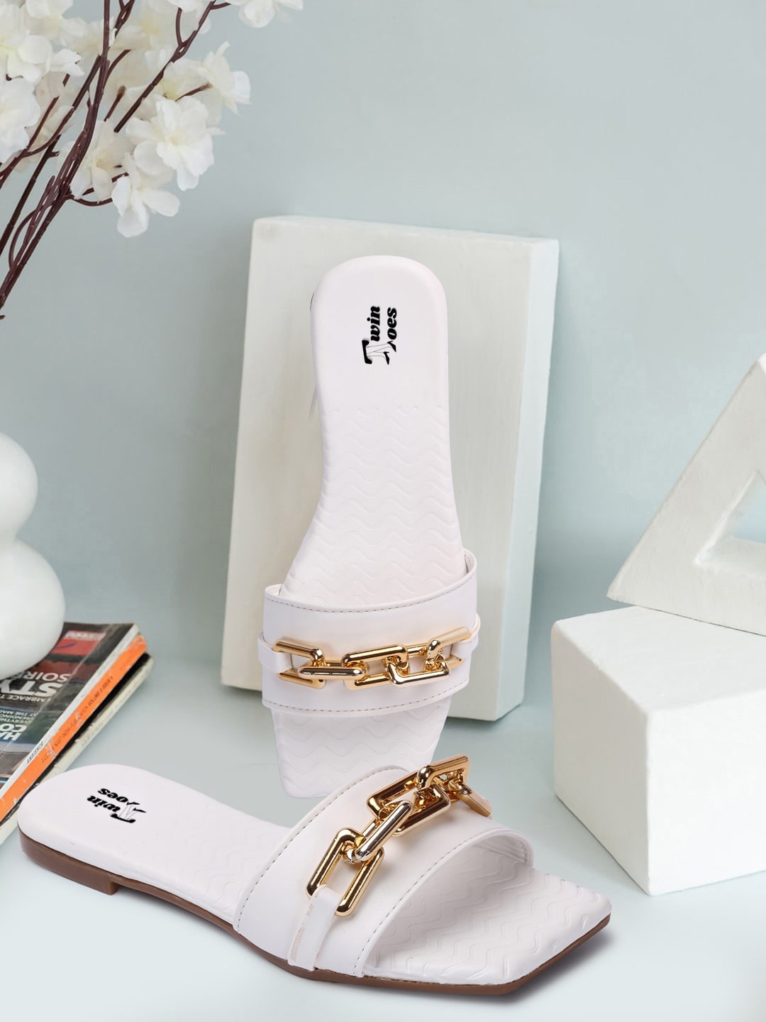 

TWIN TOES Women White Open Toe Flats
