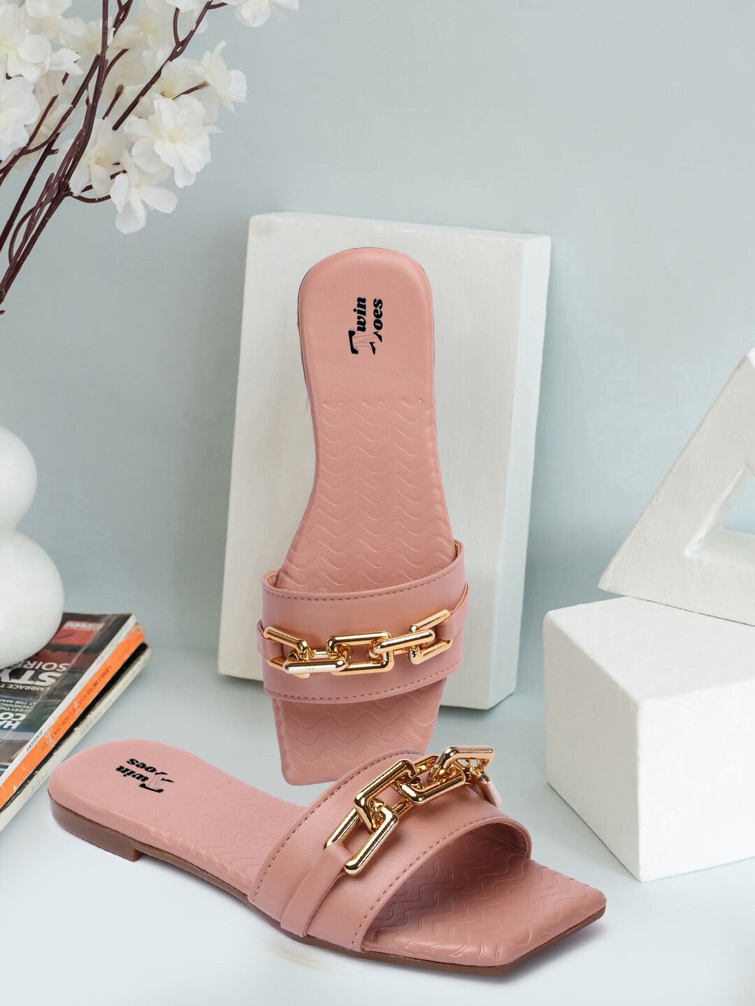

TWIN TOES Women Pink Open Toe Flats