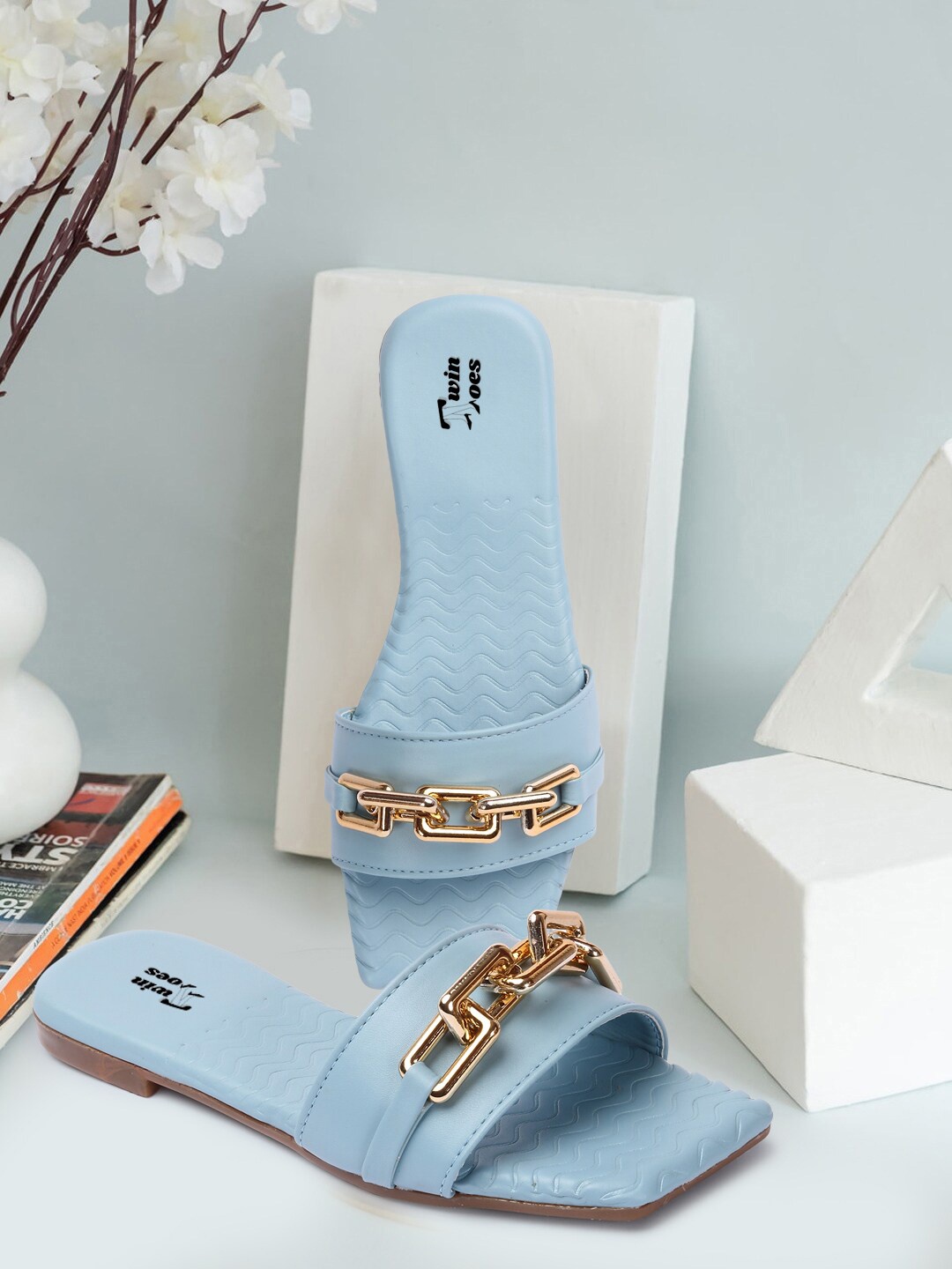 

TWIN TOES Women Blue Open Toe Flats