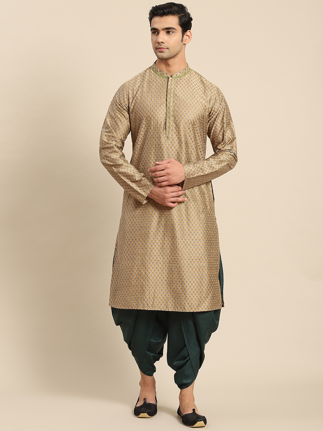 

KISAH Men Golden & Green Ethnic Motifs Printed Kurta with Dhoti Pants, Gold