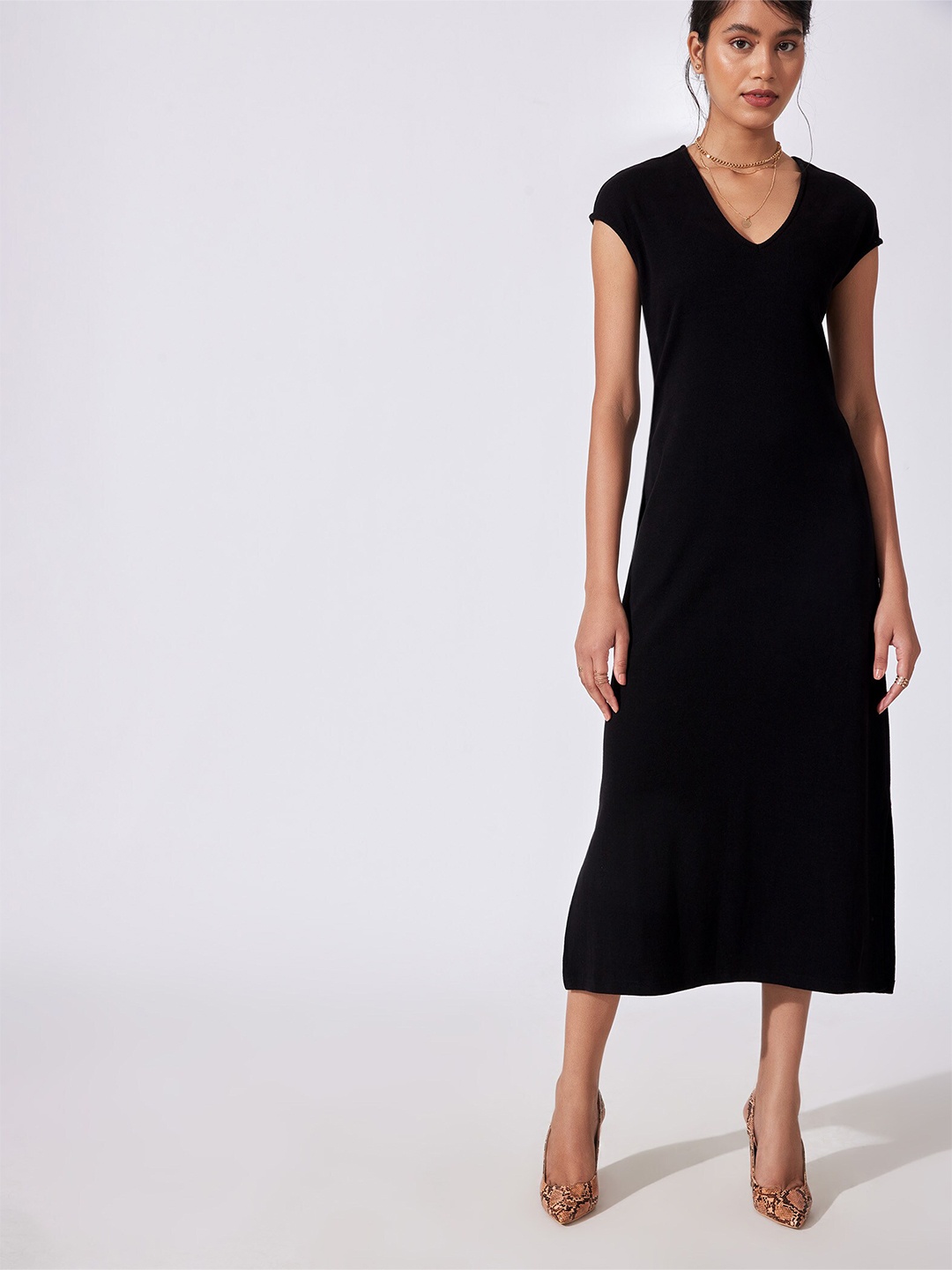 

The Label Life Women Black Ribbed Midi Dress