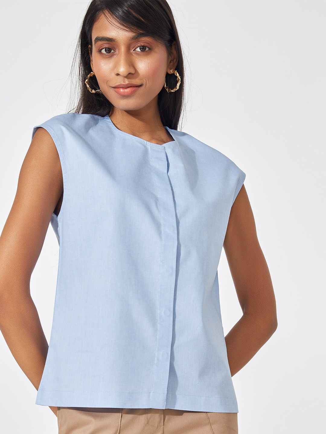 

The Label Life Women Blue Extended Sleeve Shirt