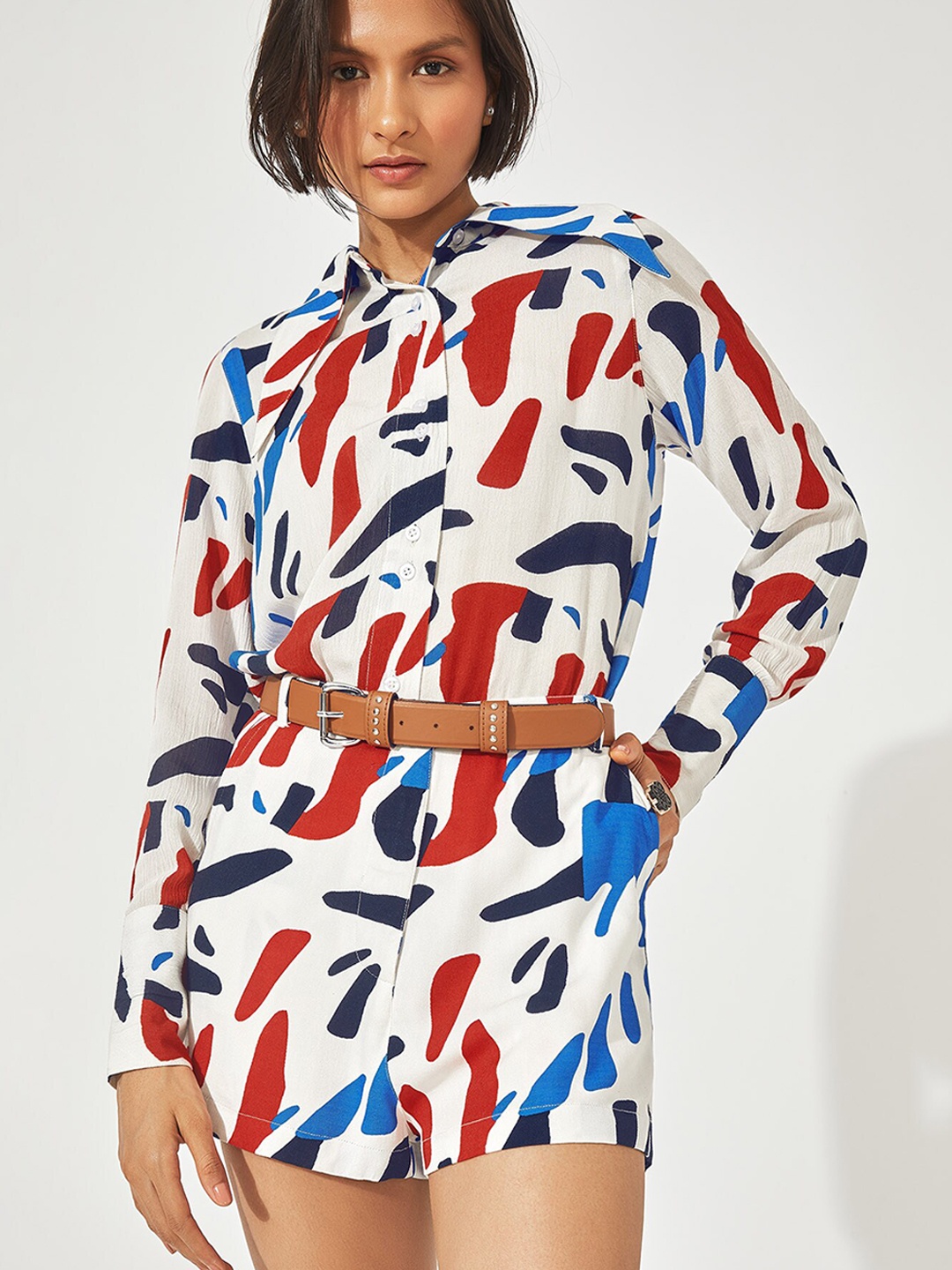 

The Label Life Women White And Blue Abstract Print Shorts