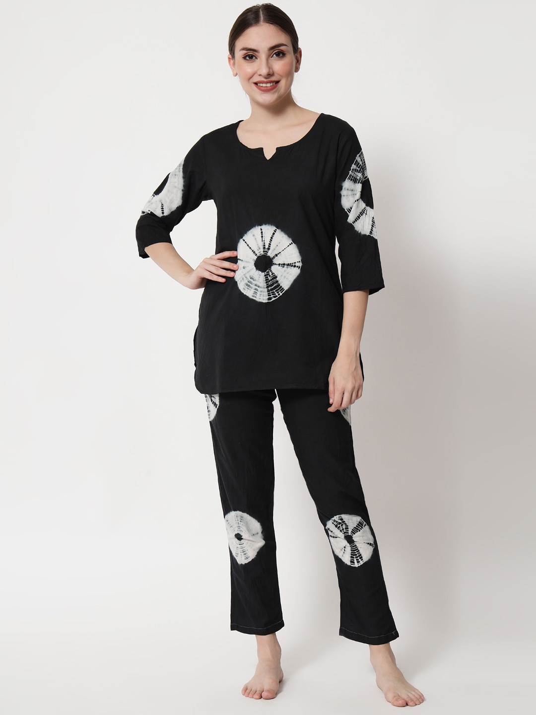 

Aujjessa Women Black & White Tie and Dye Cotton Night suit