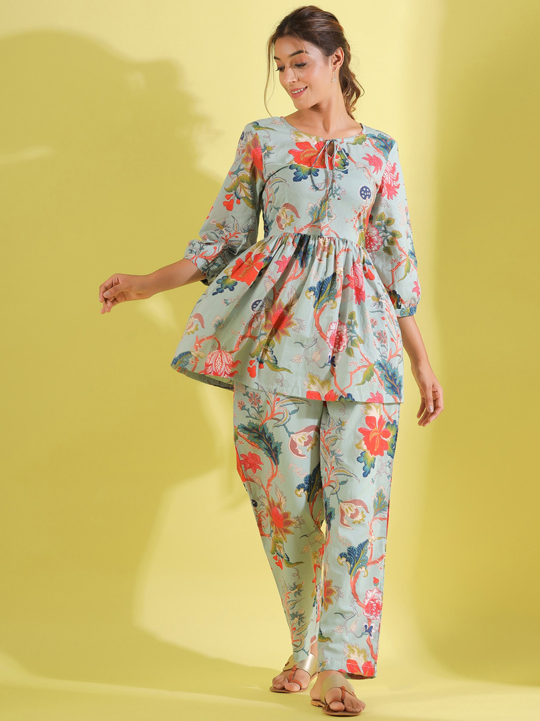 

JISORA Women Green & Red Printed Night suit