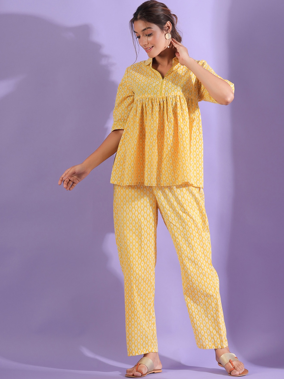 

JISORA Women Yellow Printed Pure Cotton Night suit