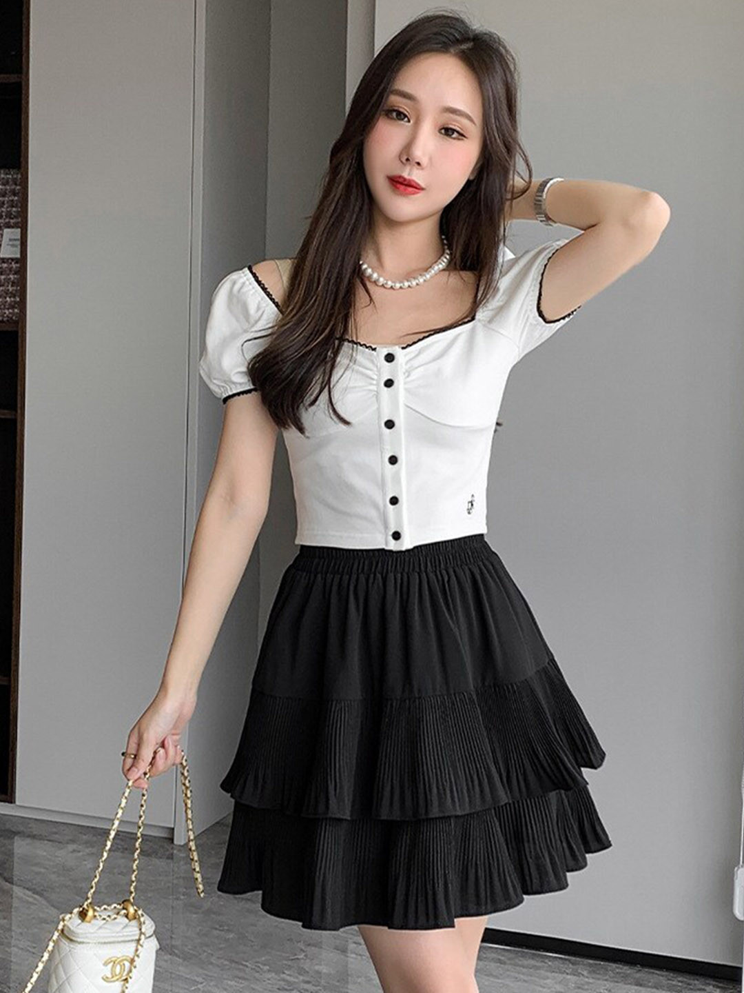 

La Aimee Black Solid Skirt