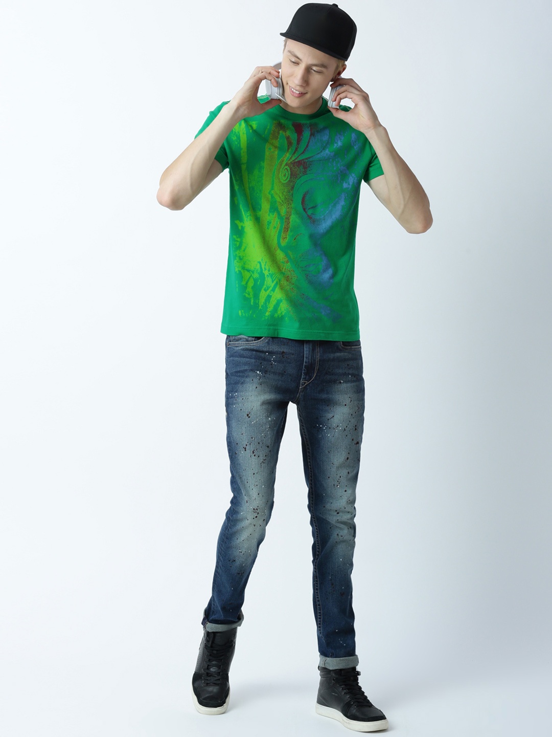 

Huetrap Men Green Printed Round Neck T-shirt