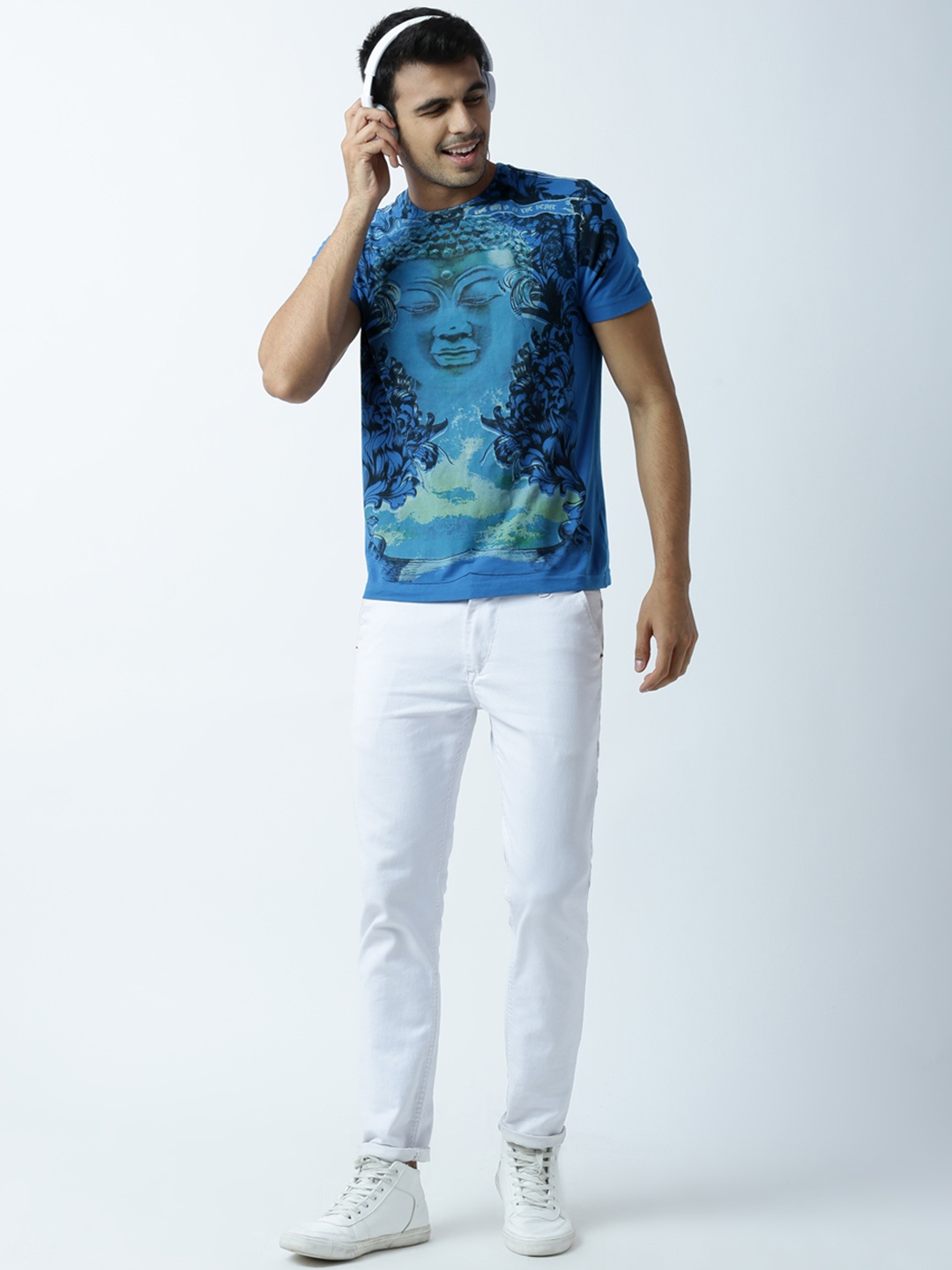 

Huetrap Men Blue Printed Round Neck T-shirt