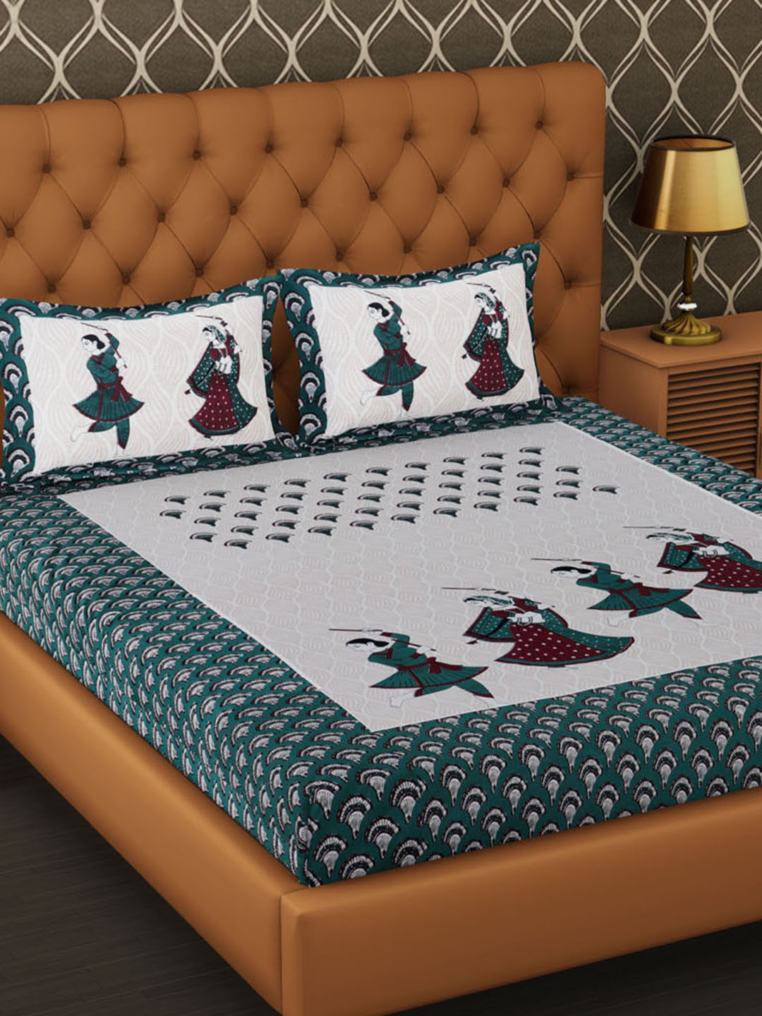 

Urban Magic Green & White Printed 104 TC Queen Bedsheet with 2 Pillow Covers