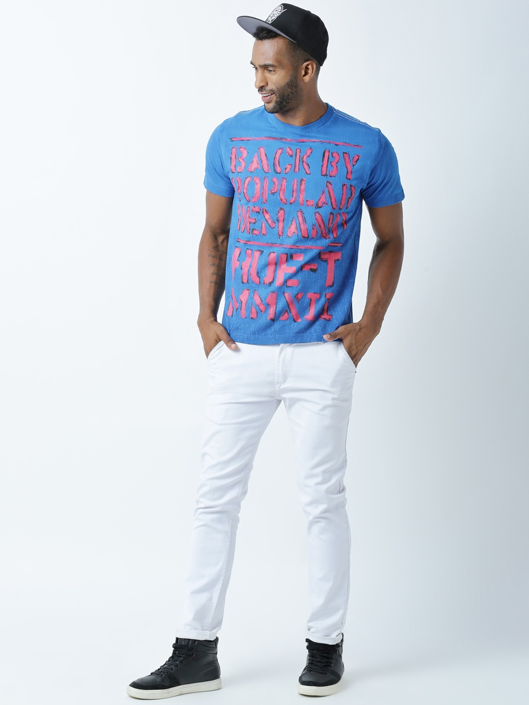 

Huetrap Men Blue Printed Regular Fit Round Neck T-shirt
