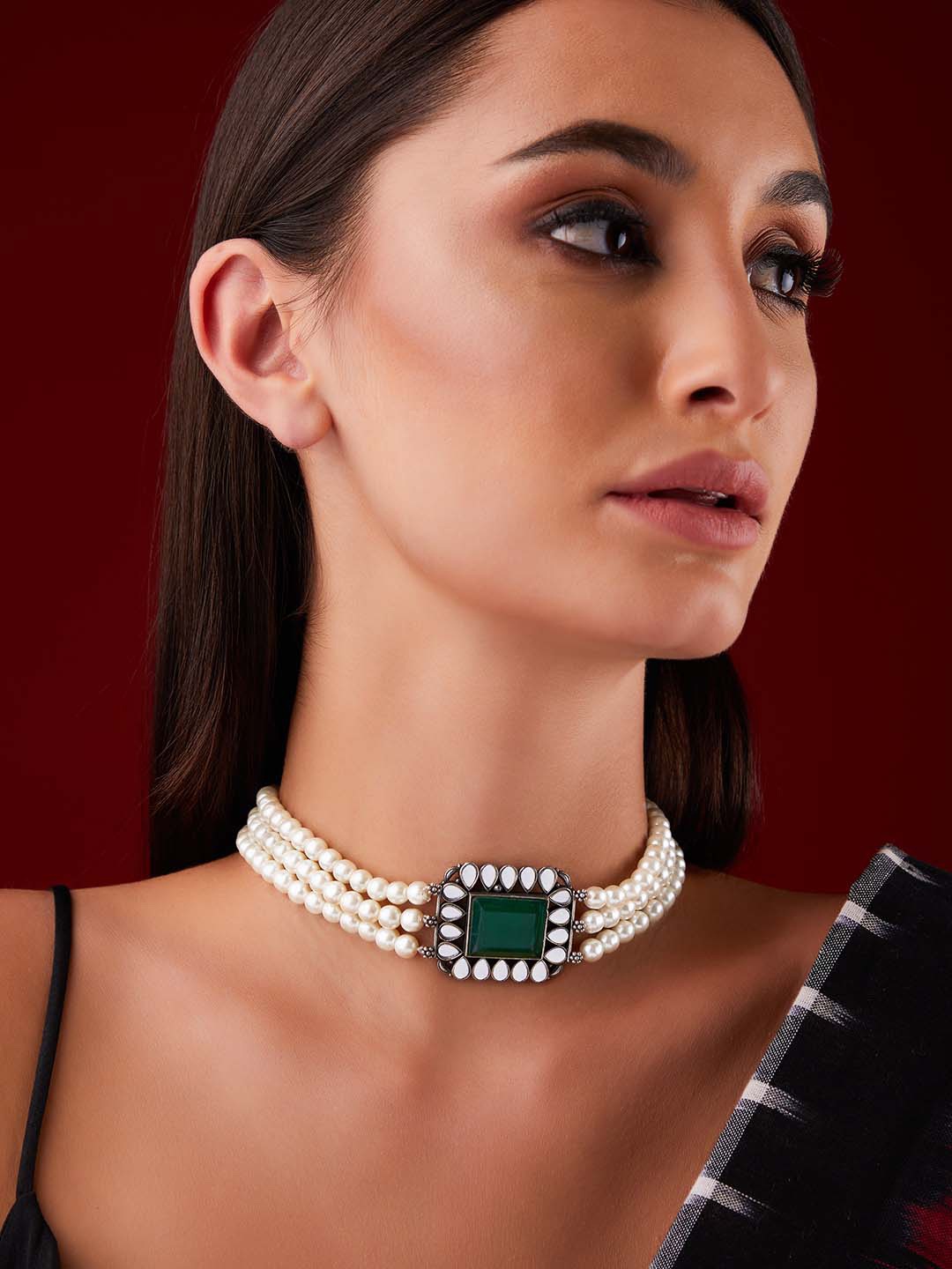 

Rubans Silver-Toned & White Silver-Plated Kundan Choker With Green Stones Necklace