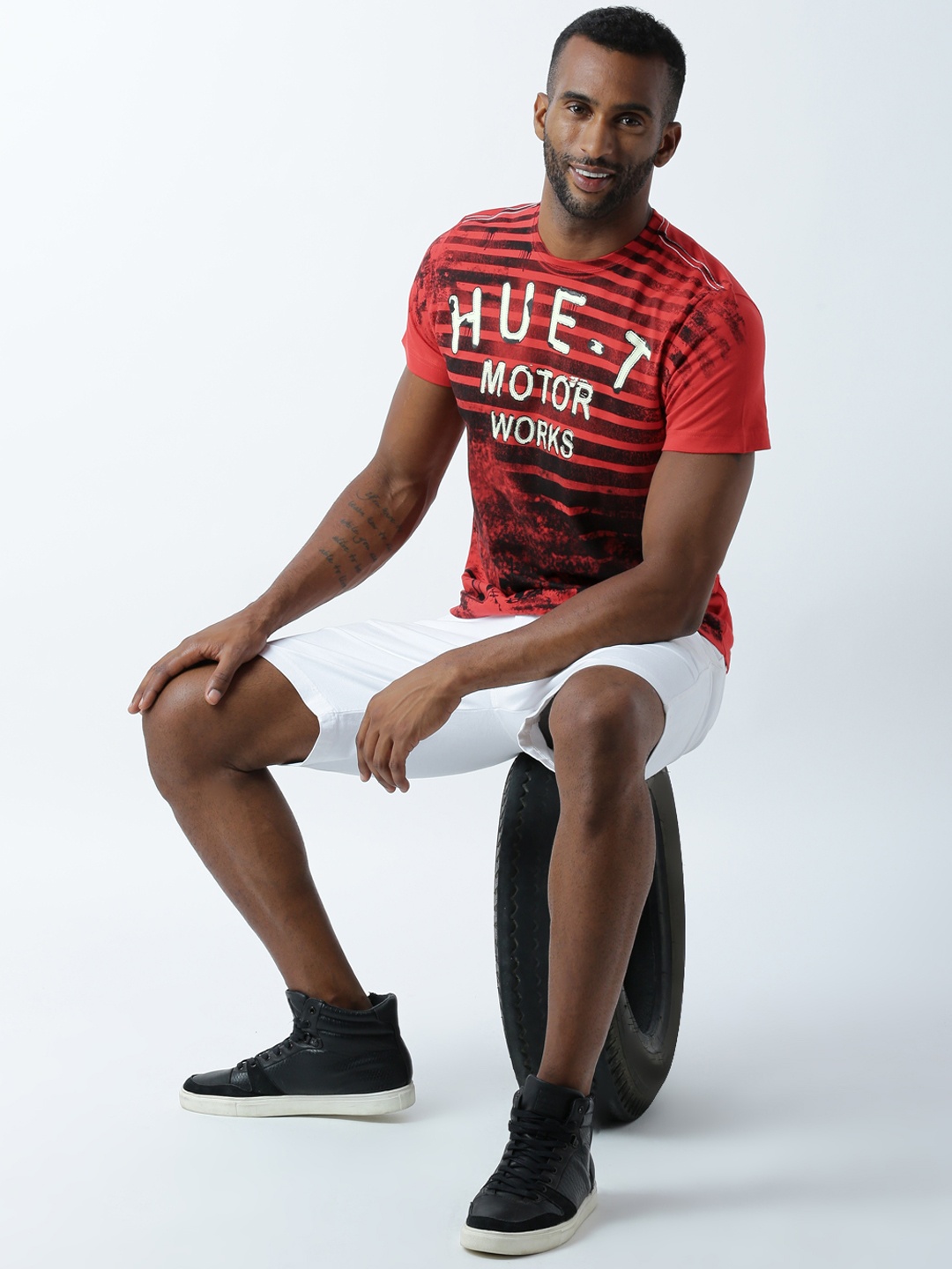 

Huetrap Men Red & Black Printed Round Neck T-shirt