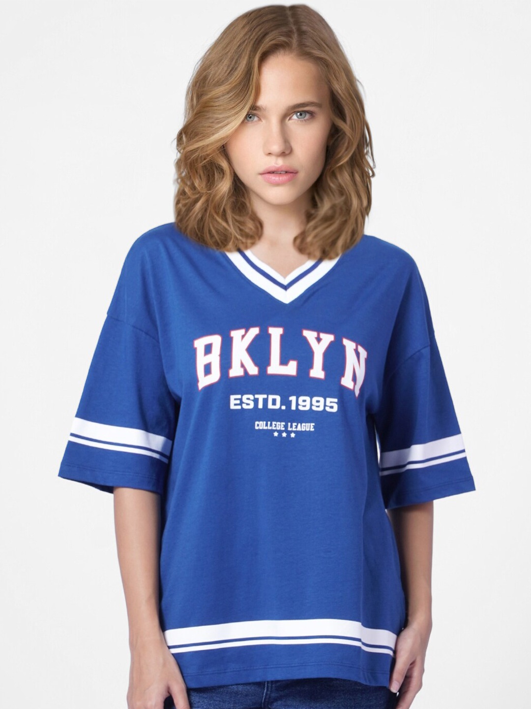 

ONLY Women Blue Typography V-Neck Drop-Shoulder Sleeves Loose T-shirt