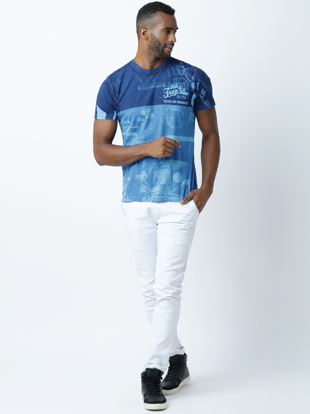 

Huetrap Men Turquoise Blue Printed Regular Fit Round Neck T-shirt