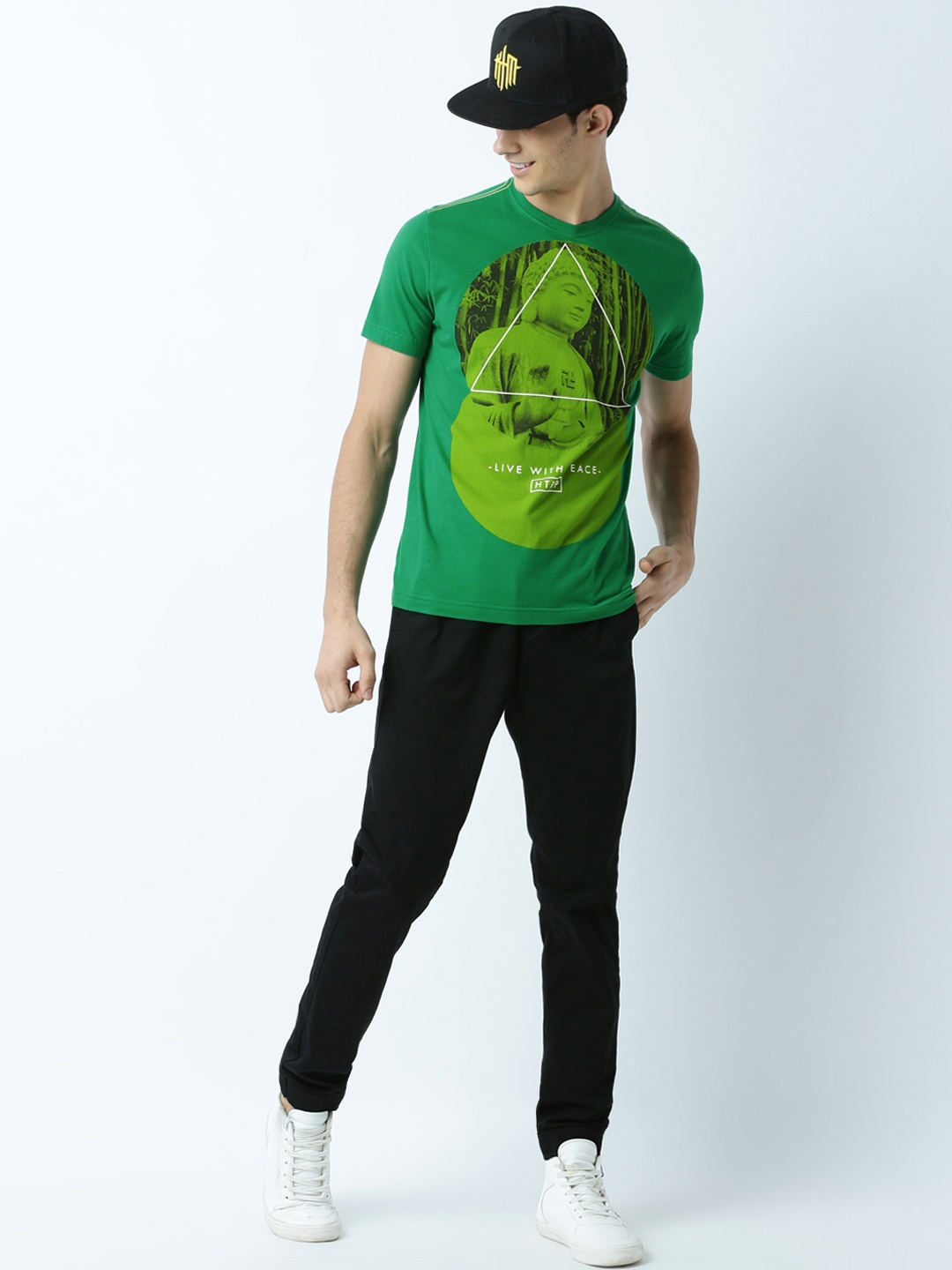 

Huetrap Men Green Printed Regular Fit Round Neck T-shirt