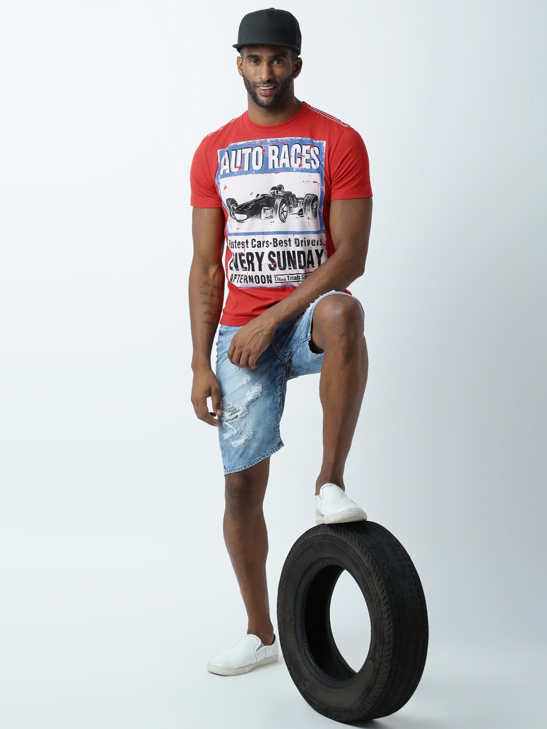 

Huetrap Men Red Printed Regular Fit Round Neck T-shirt