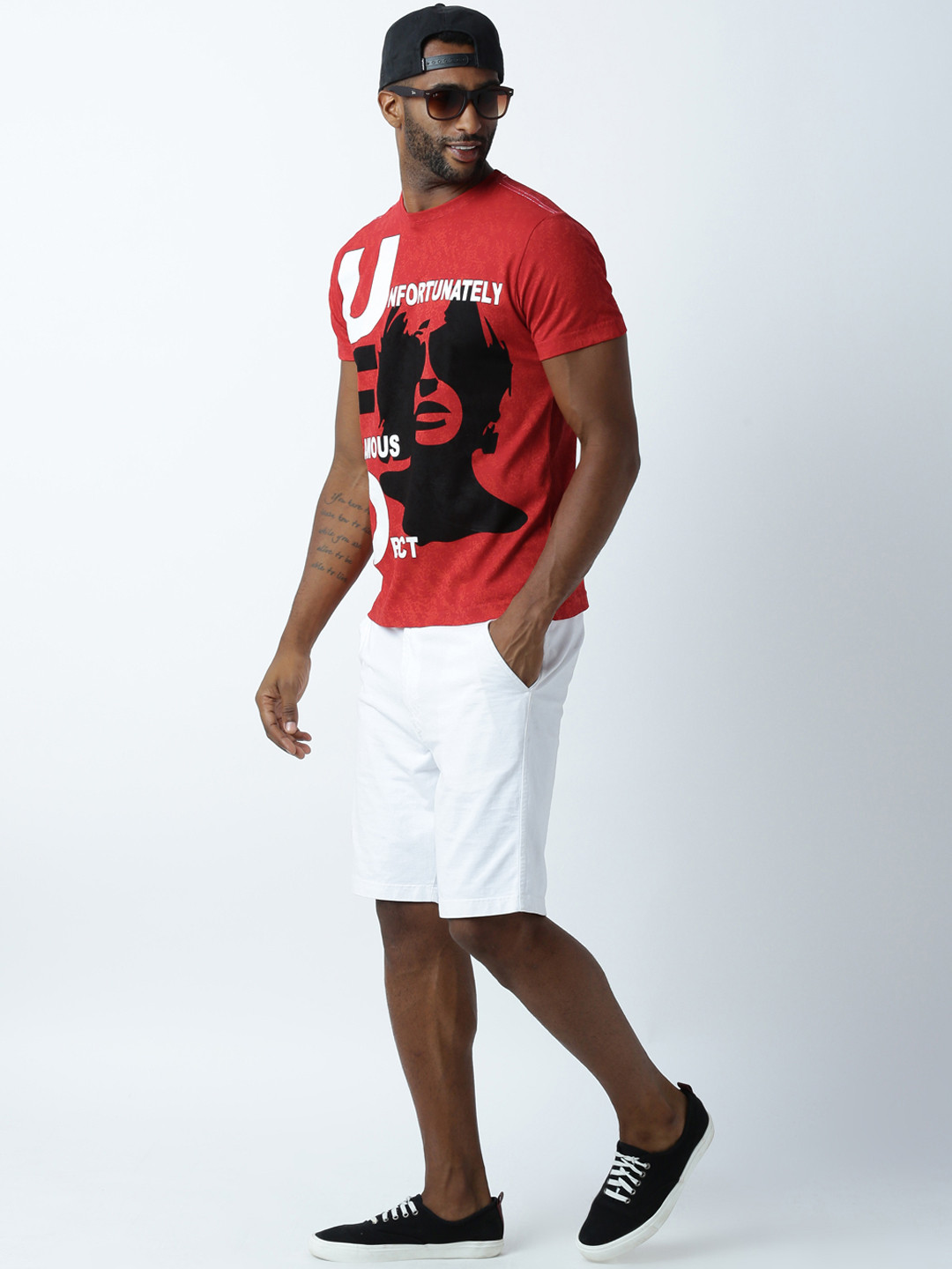 

Huetrap Men Red Printed Regular Fit Round Neck T-shirt