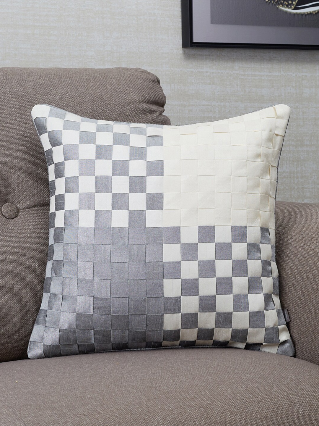 

HomeTown Manhattan Cushion Cover 40x40 Cm in Multi Colour
